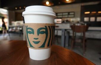Accusations de Manipulation Financière : Starbucks Sous le Feu des Critiques pour un Gain Indû de 900 Millions de Dollars via son Application Mobile