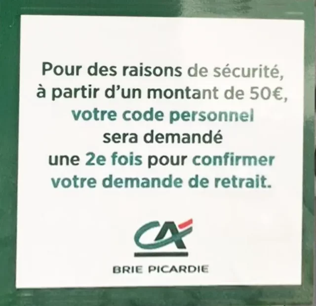 Crédit Agricole : Sécurité Renforcée avec Double Code affiche Crédit Agricole Brie Double Code
